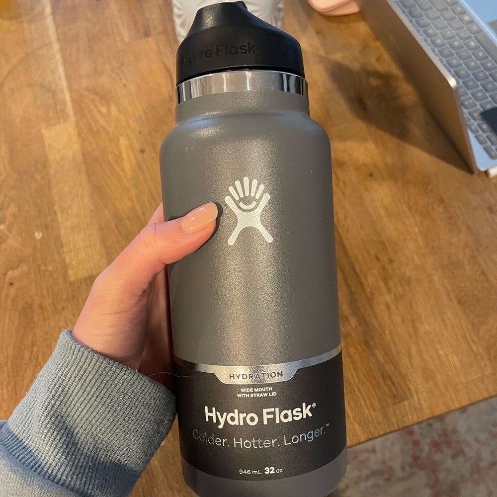 32oz Hydroflask Water Bottle NWT